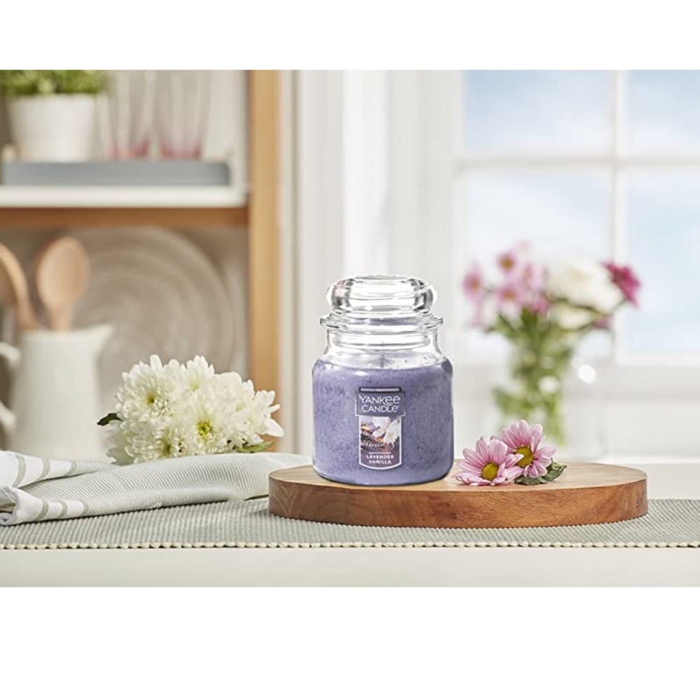 Yankee Candle - Option One: Lavender Vanilla - Option Two: French Vanilla - Picture 3 of 7